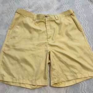 Windham Point Yellow Men’s Golf Shorts
Size 36”